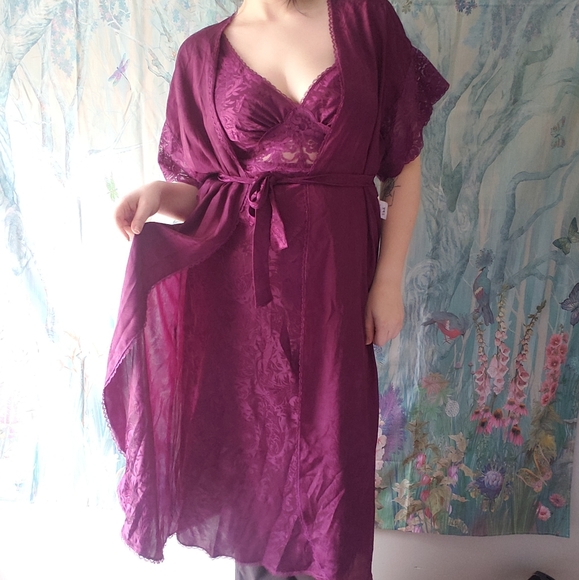 Vintage Other - Vintage Peignoir Nightgown and Robe set